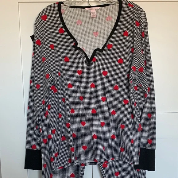 Victoria's Secret Black & White Houndstooth Pajama Top bottom Red Heart Print - Picture 2 of 11